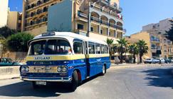 نقل مجاني لطلاب اللغة الإنجليزية الصغار